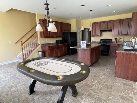 5887 Chatham Dr, Hoffman Estates, IL 60192 photo 7