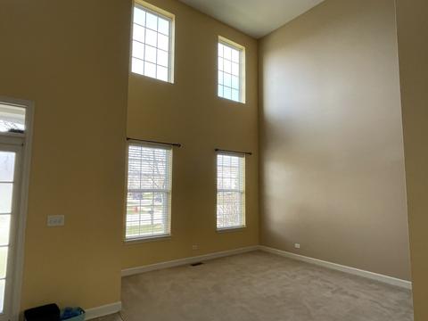 5887 Chatham Dr, Hoffman Estates, IL 60192 photo 3