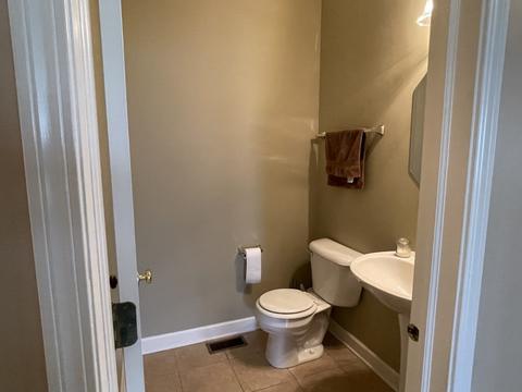 5887 Chatham Dr, Hoffman Estates, IL 60192 photo 5