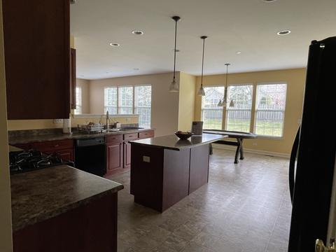 5887 Chatham Dr, Hoffman Estates, IL 60192 photo 6