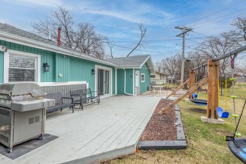 255 Illinois Blvd, Hoffman Estates, IL 60169 photo 21