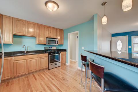 255 Illinois Blvd, Hoffman Estates, IL 60169 photo 12