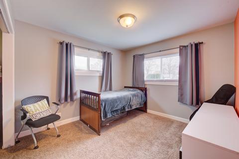 255 Illinois Blvd, Hoffman Estates, IL 60169 photo 13