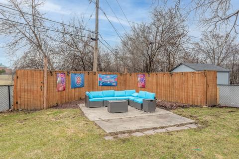 255 Illinois Blvd, Hoffman Estates, IL 60169 photo 24