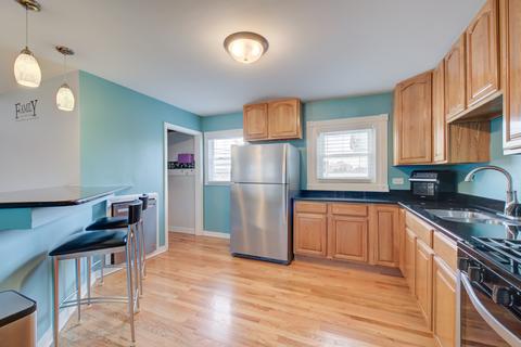 255 Illinois Blvd, Hoffman Estates, IL 60169 photo 9