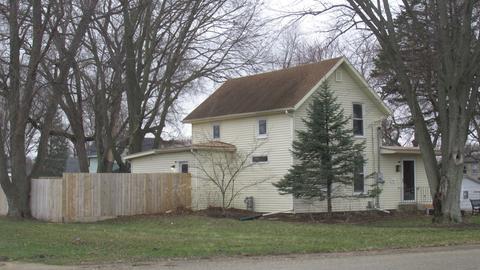 105 Ross St, Walnut, IL 61376 photo 1