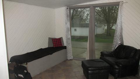 105 Ross St, Walnut, IL 61376 photo 9