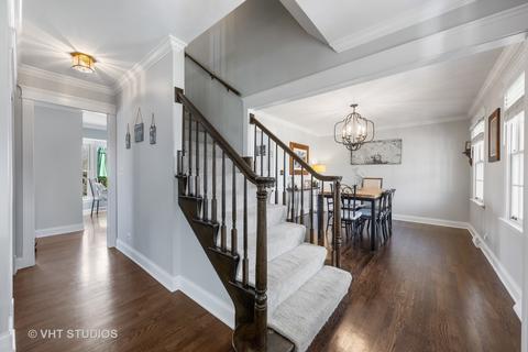 721 Dorset Dr, Wheaton, IL 60189 photo 3