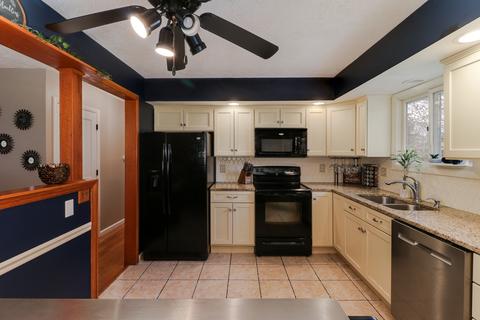 202 S Hershey Rd, Bloomington, IL 61704 photo 8