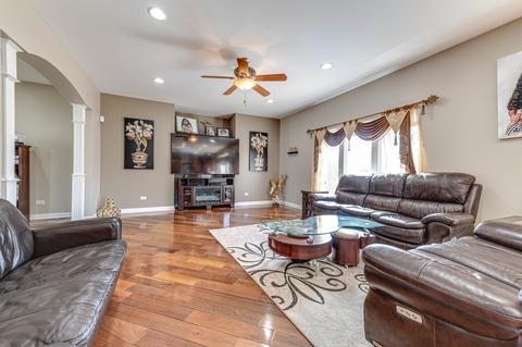 239 Pleasant Dr, Bartlett, IL 60103 photo 8
