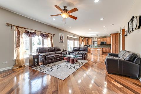 239 Pleasant Dr, Bartlett, IL 60103 photo 7