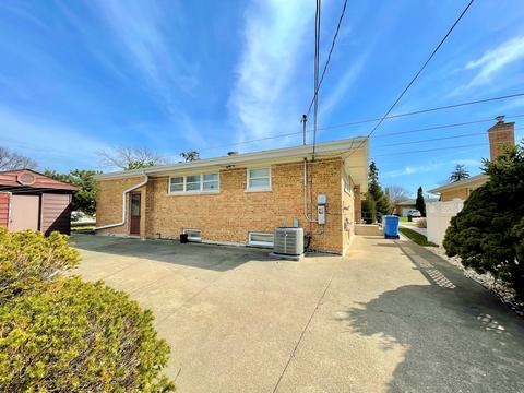 8000 W Memory Ln, Chicago, IL 60656 photo 5