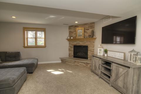 19 Hickory Ln, Algonquin, IL 60102 photo 5