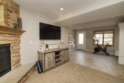 19 Hickory Ln, Algonquin, IL 60102 photo 4
