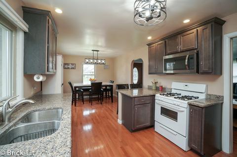 317 E 2nd St, Lockport, IL 60441 photo 7