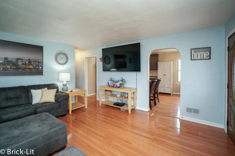 317 E 2nd St, Lockport, IL 60441 photo 5