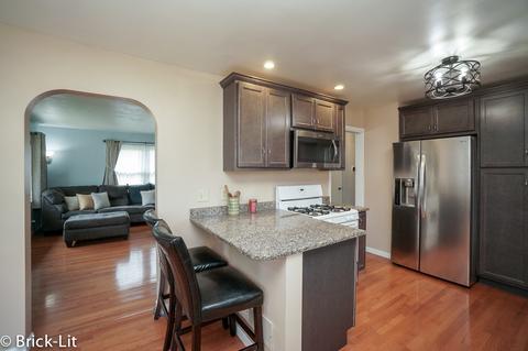 317 E 2nd St, Lockport, IL 60441 photo 10