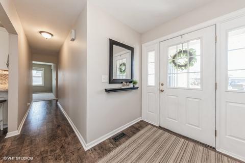 4124 Crimson Dr, Hoffman Estates, IL 60192 photo 2