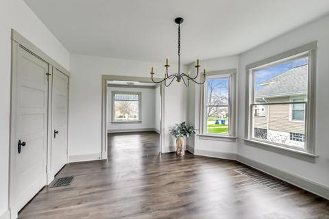 518 E Illinois St, Wheaton, IL 60187 photo 9