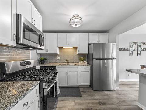 36 Exeter Ct #101C, Naperville, IL 60565 photo 2