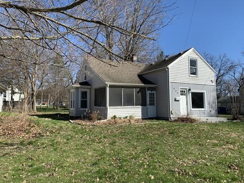 809 E Chamberlin St, Dixon, IL 61021 photo 2