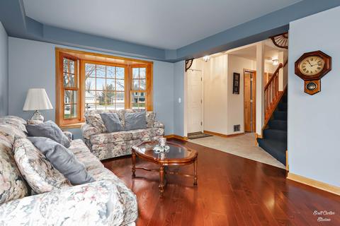 19 Deerpath Ct, Cary, IL 60013 photo 5
