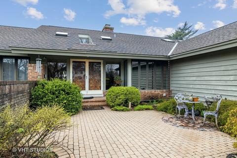 4 Hanover Ct, Burr Ridge, IL 60527 photo 2