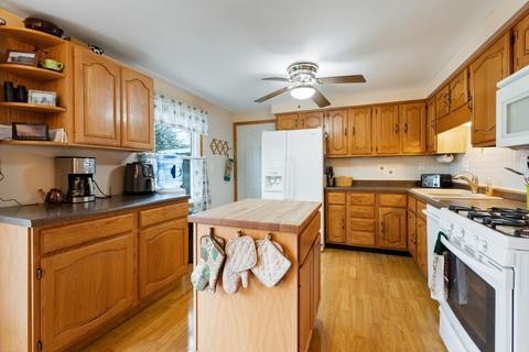 2037 Eagle Dr, Freeport, IL 61032 photo 7