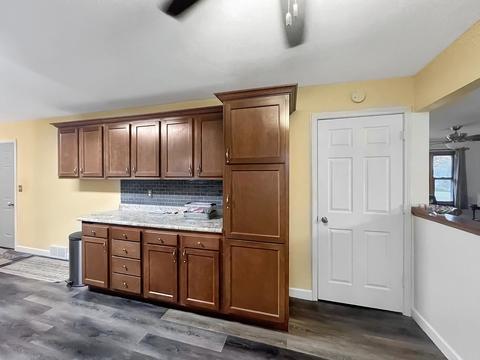 53 Park Crest Dr, Freeport, IL 61032 photo 10