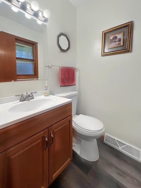 53 Park Crest Dr, Freeport, IL 61032 photo 14