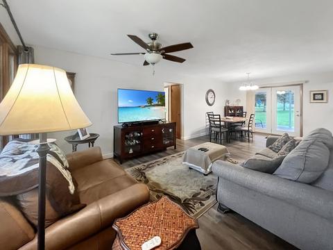 53 Park Crest Dr, Freeport, IL 61032 photo 3
