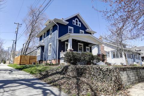 109 Fairview Ave, Bloomington, IL 61701 photo 2