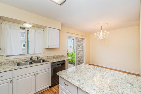 1516 Clearwater Dr, Wheeling, IL 60090 photo 8
