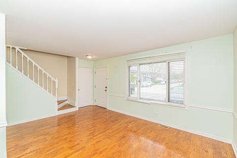 1516 Clearwater Dr, Wheeling, IL 60090 photo 2
