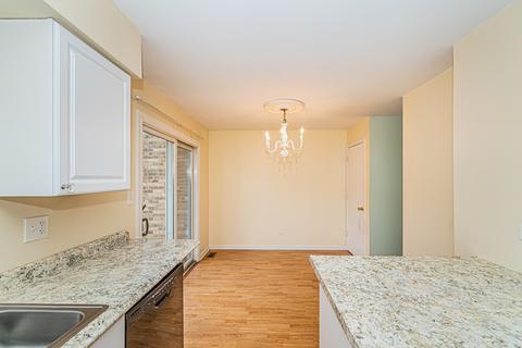 1516 Clearwater Dr, Wheeling, IL 60090 photo 9