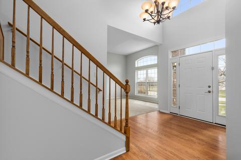 5410 Nicholson Dr, Hoffman Estates, IL 60192 photo 3
