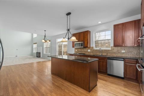 5410 Nicholson Dr, Hoffman Estates, IL 60192 photo 8