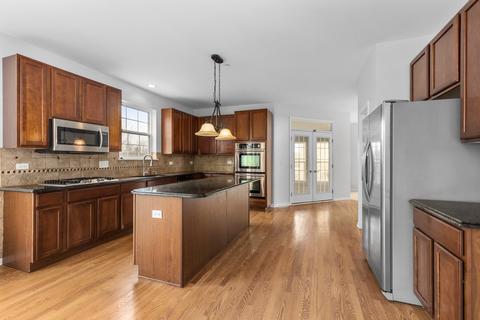 5410 Nicholson Dr, Hoffman Estates, IL 60192 photo 9