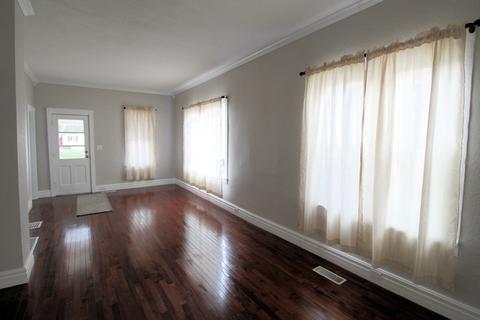 319 E Water St, Kankakee, IL 60901 photo 6