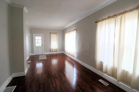 319 E Water St, Kankakee, IL 60901 photo 5