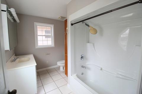 319 E Water St, Kankakee, IL 60901 photo 10
