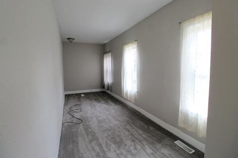 319 E Water St, Kankakee, IL 60901 photo 12