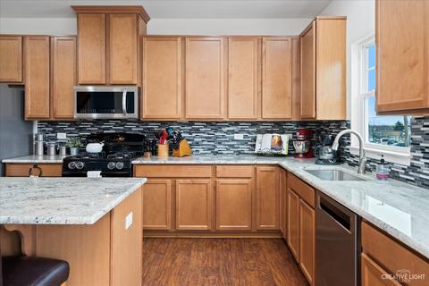 206 N Commerce St, Aurora, IL 60504 photo 4
