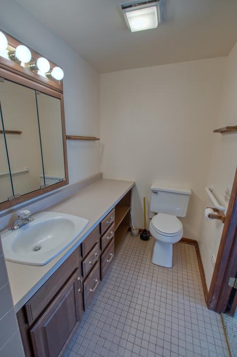 1200 Ridgeway Ct, Elgin, IL 60123 photo 22