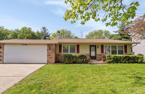 1796 Sheffield Dr, Elgin, IL 60123 photo 1