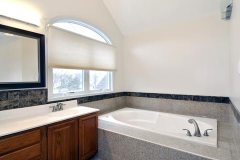 1495 Creekside Dr, Hoffman Estates, IL 60169 photo 17