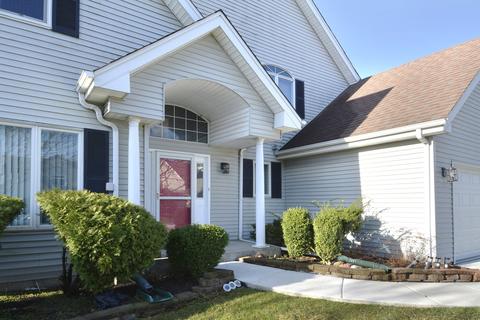 1495 Creekside Dr, Hoffman Estates, IL 60169 photo 2