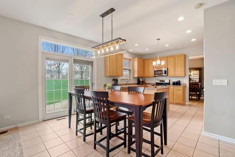 6070 Irene Dr, Hoffman Estates, IL 60192 photo 13