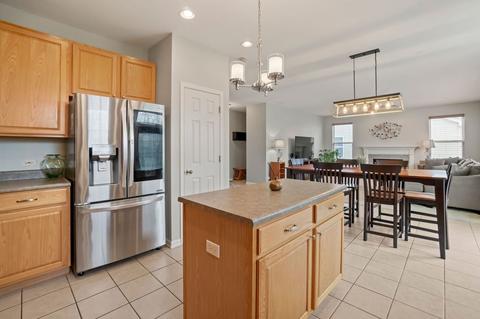 6070 Irene Dr, Hoffman Estates, IL 60192 photo 8