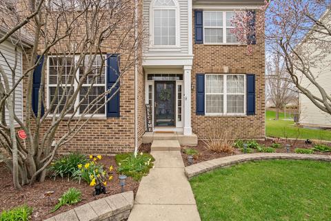 6070 Irene Dr, Hoffman Estates, IL 60192 photo 2